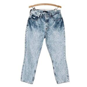 ABERCROMBIE & FITCH High Rise Mom Jeans in Vintage Inspired Acid Wash